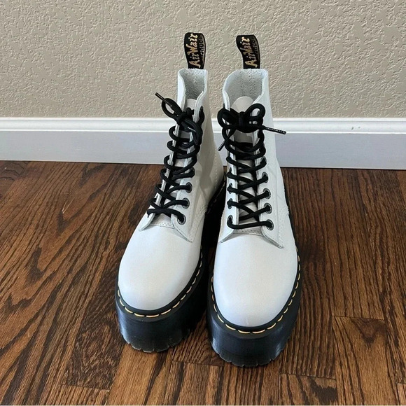DR. MARTENS 1460 Pascal Max Optical White Platform Boots Women’s Size 6 Sold Out - Picture 15 of 15